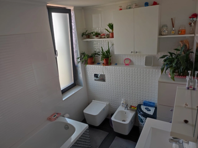 Casa 4 camere - Nicolina